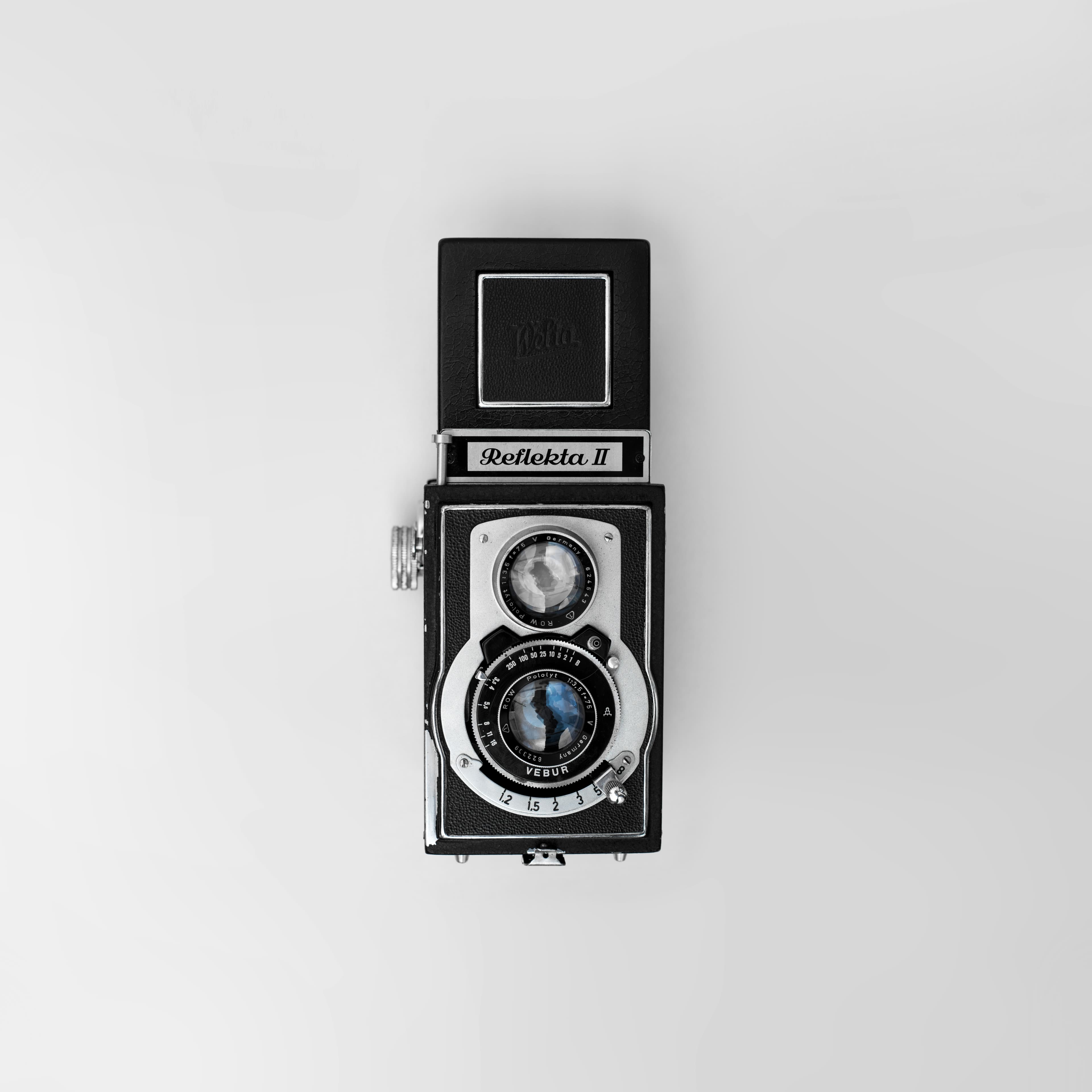 This Photographer Made a 80mm f/0.5 Lens for His Sony Camera