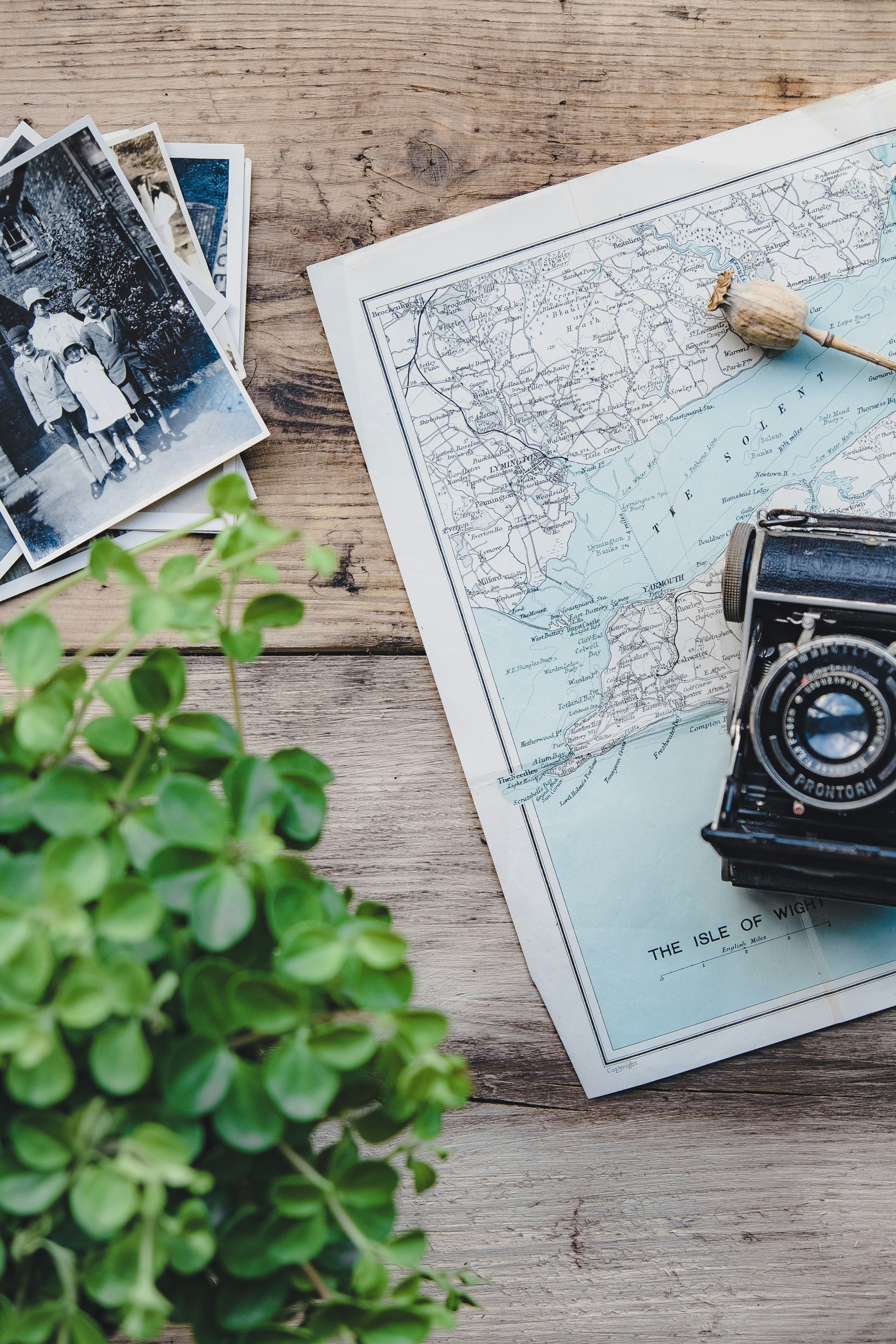 Simplify Your Scenes for Stronger Photos